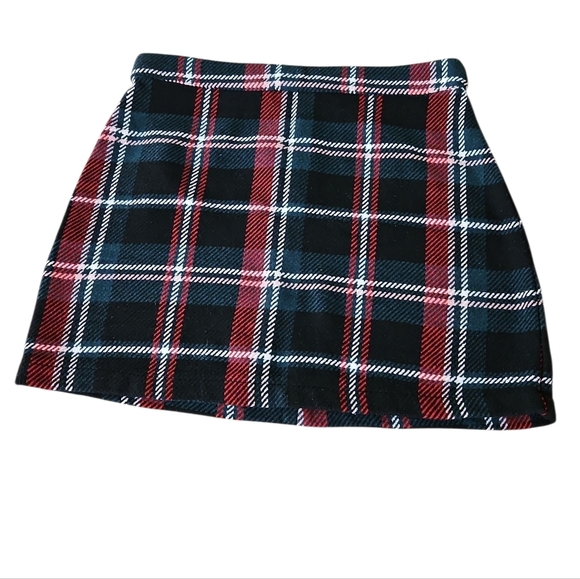 GB Dresses & Skirts - GB Y2K Black Red Green Plaid Mini Skirt Sz XL Womens
